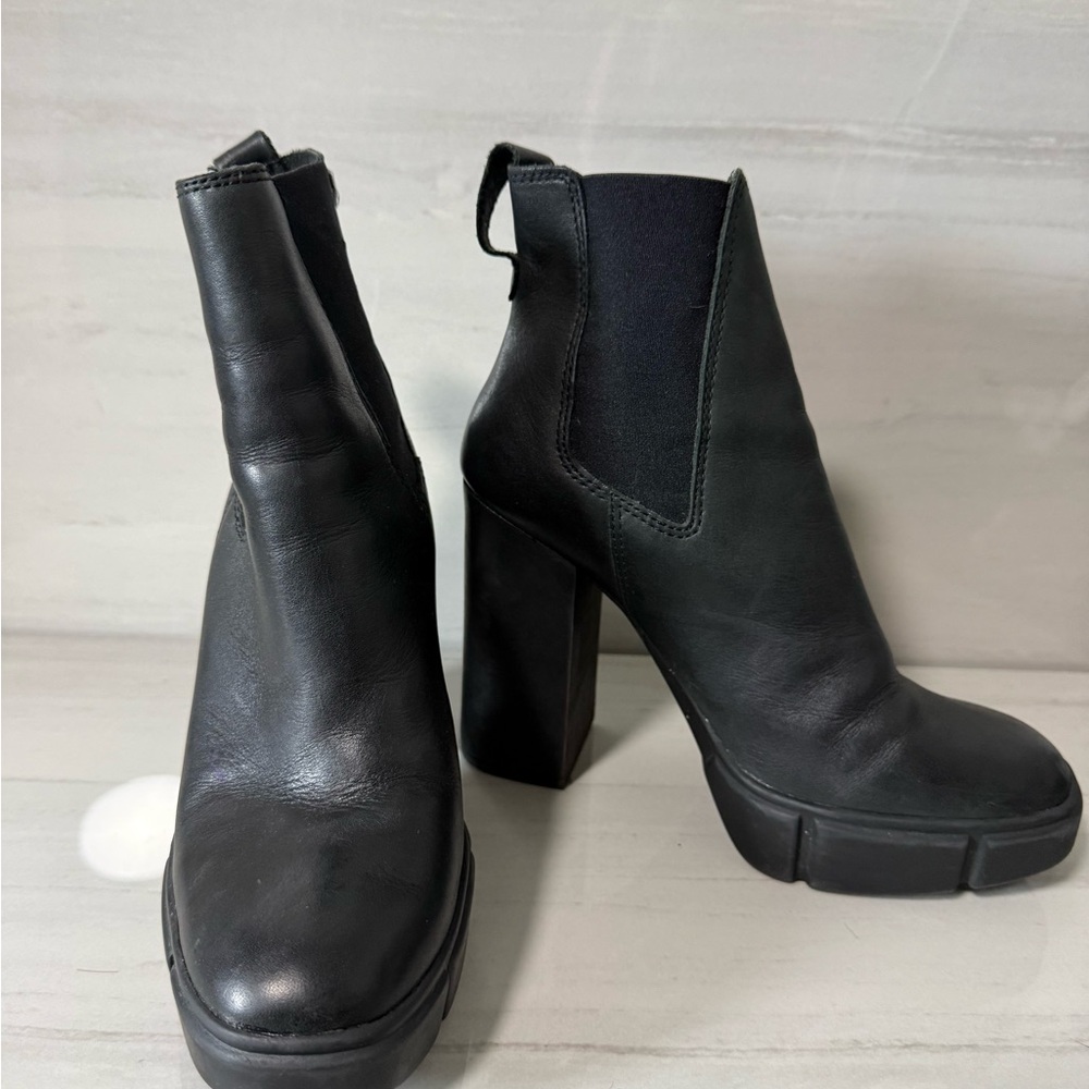 Steve Madden Black Leather Ankle Boots Chunky Grunge Y2K Whimsygoth 6.5 - Picture 9 of 9